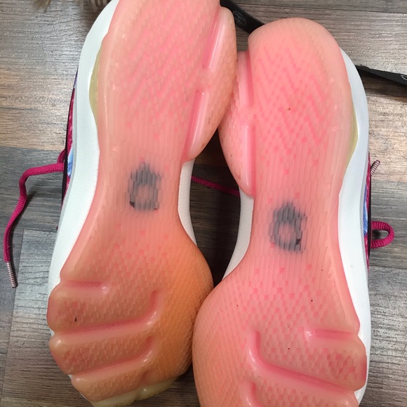 Brand new never worn Kevin Durant Kay Yow cancer fund Aunt pearl special edition - Picture 6 of 8